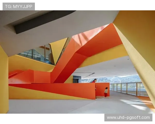 体育综合体业态持续创新，通过混合空间设计延长用户停留时间。